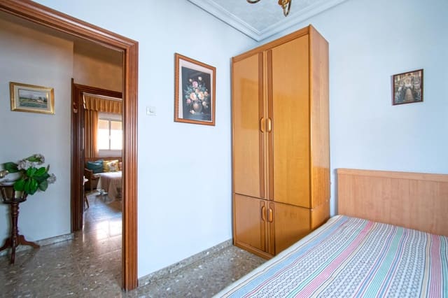 4 makuuhuone Asunto myytävänä paikassa Sevilla kaupunki - 335 000 € (Ref: 10043117)
