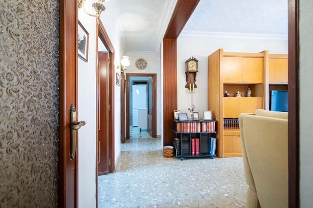 4 makuuhuone Asunto myytävänä paikassa Sevilla kaupunki - 335 000 € (Ref: 10043117)
