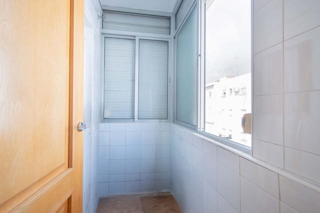 3 Zimmer Wohnung zu verkaufen in Sevilla Stadt - 205.000 € (Ref: 10044902)