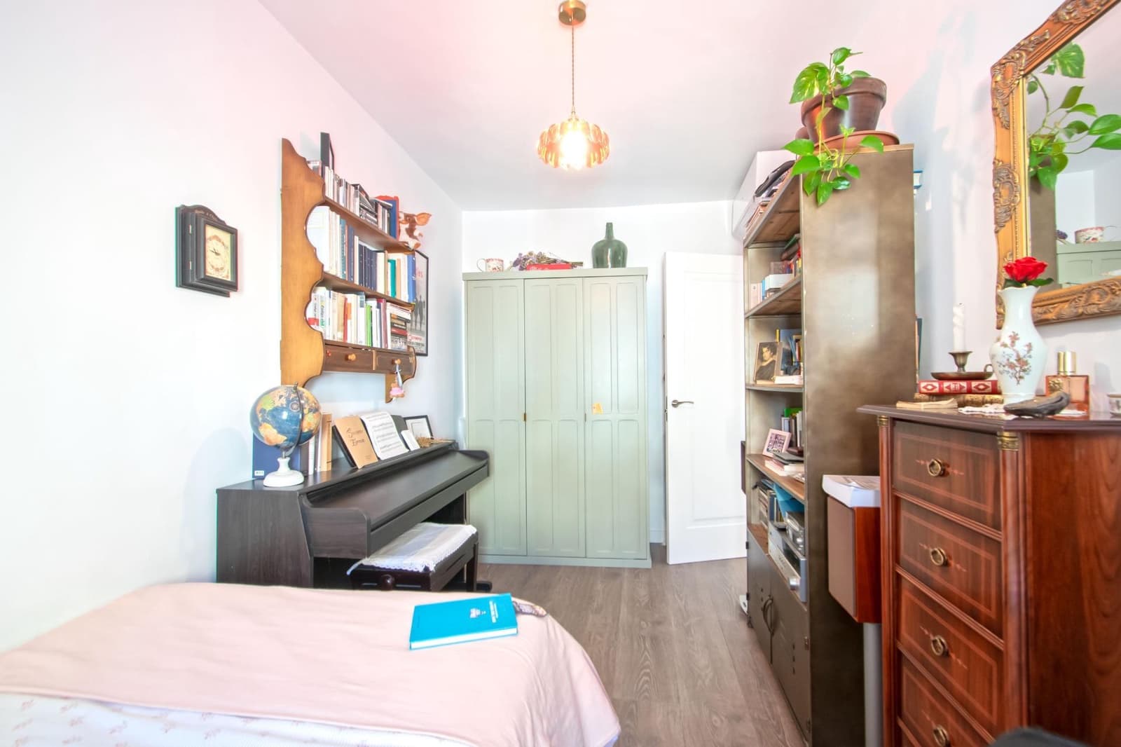 3 bedroom Flat for sale in Seville city - € 450,000 (Ref: 10047425)