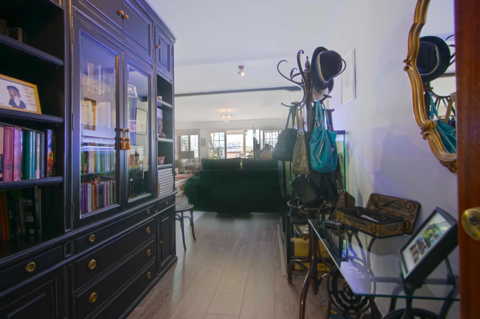 3 bedroom Flat for sale in Seville city - € 450,000 (Ref: 10047425)