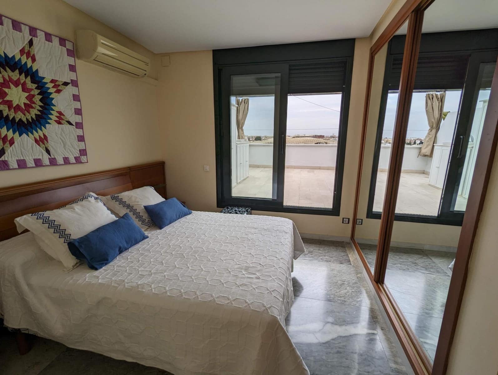 1 Zimmer Apartment zu vermieten in Sevilla Stadt - 1.500 € (Ref: 10047426)