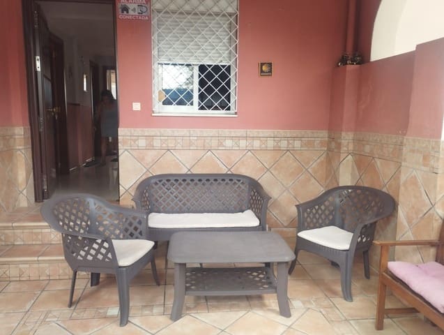 Villa/Maison Mitoyenne de 4 chambres à louer à Séville ville - 1 200 € (Ref: 10047427)