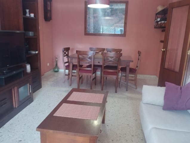 Villa/Maison Mitoyenne de 4 chambres à louer à Séville ville - 1 200 € (Ref: 10047427)