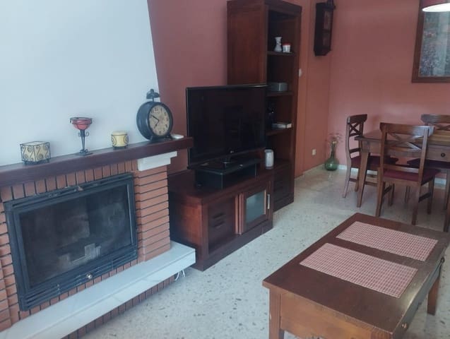 Villa/Maison Mitoyenne de 4 chambres à louer à Séville ville - 1 200 € (Ref: 10047427)