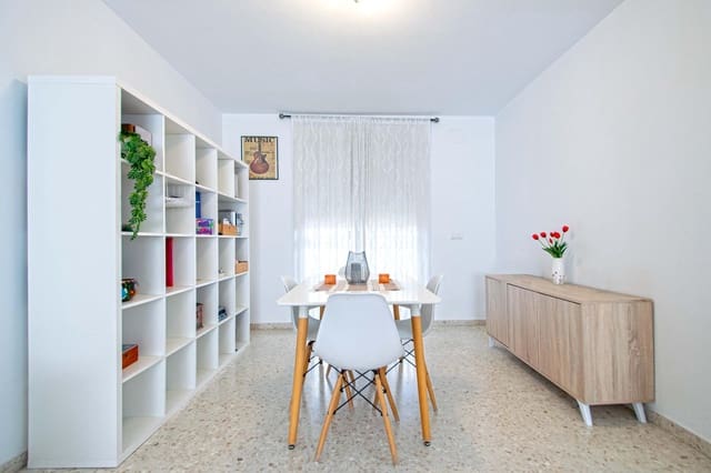 3 makuuhuone Rivitalo myytävänä paikassa Bormujos - 220 000 € (Ref: 10047428)