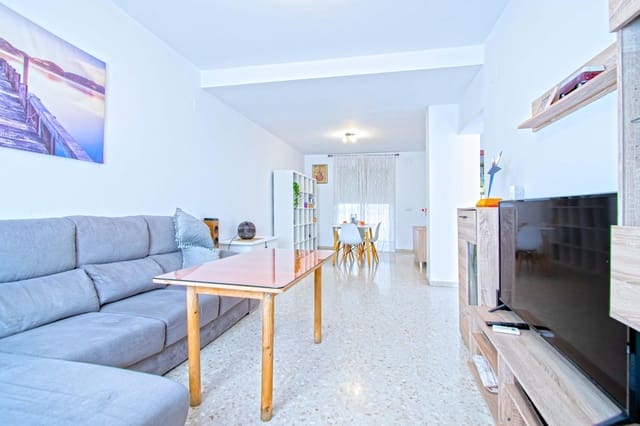 3 makuuhuone Rivitalo myytävänä paikassa Bormujos - 220 000 € (Ref: 10047428)