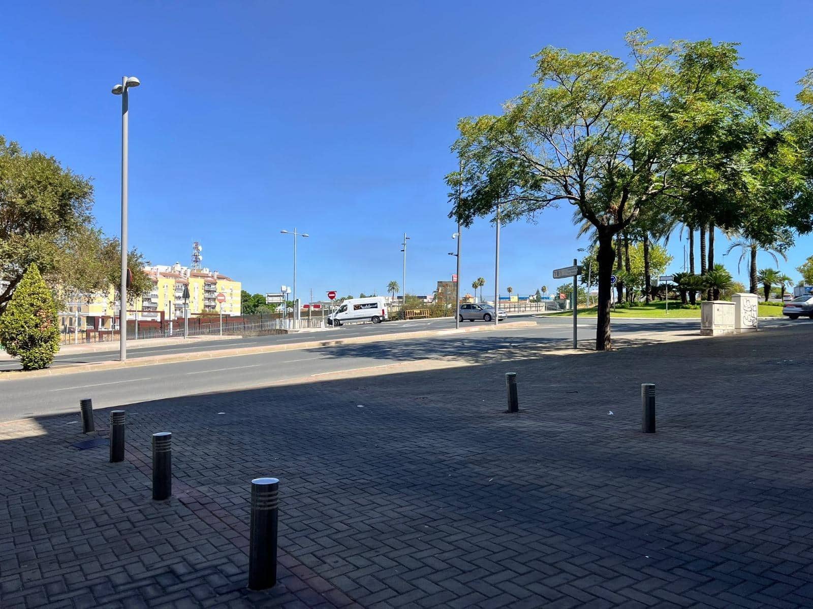 Kaupallinen myytävänä paikassa Alcala de Guadaira - 135 000 € (Ref: 10049405)