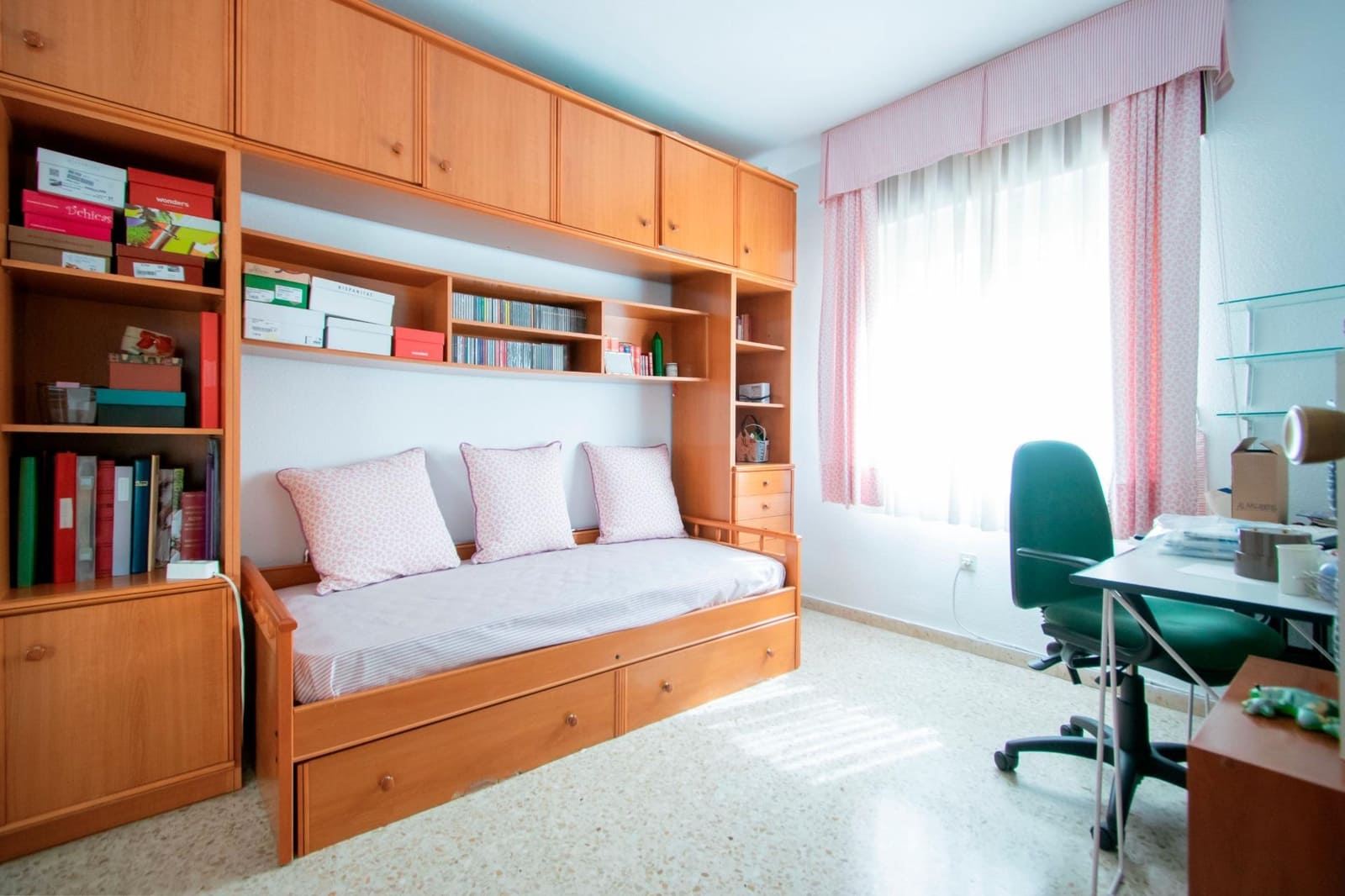4 slaapkamer Flat te koop in Sevilla stad met garage - € 485.000 (Ref: 10055414)