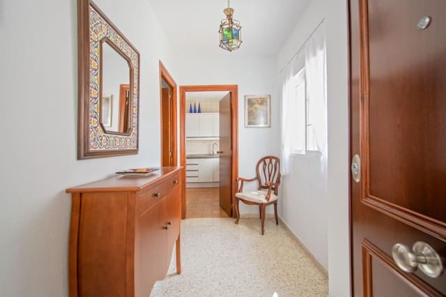 4 slaapkamer Flat te koop in Nervión, Sevilla stad met garage - € 485.000 (Ref: 10055414)