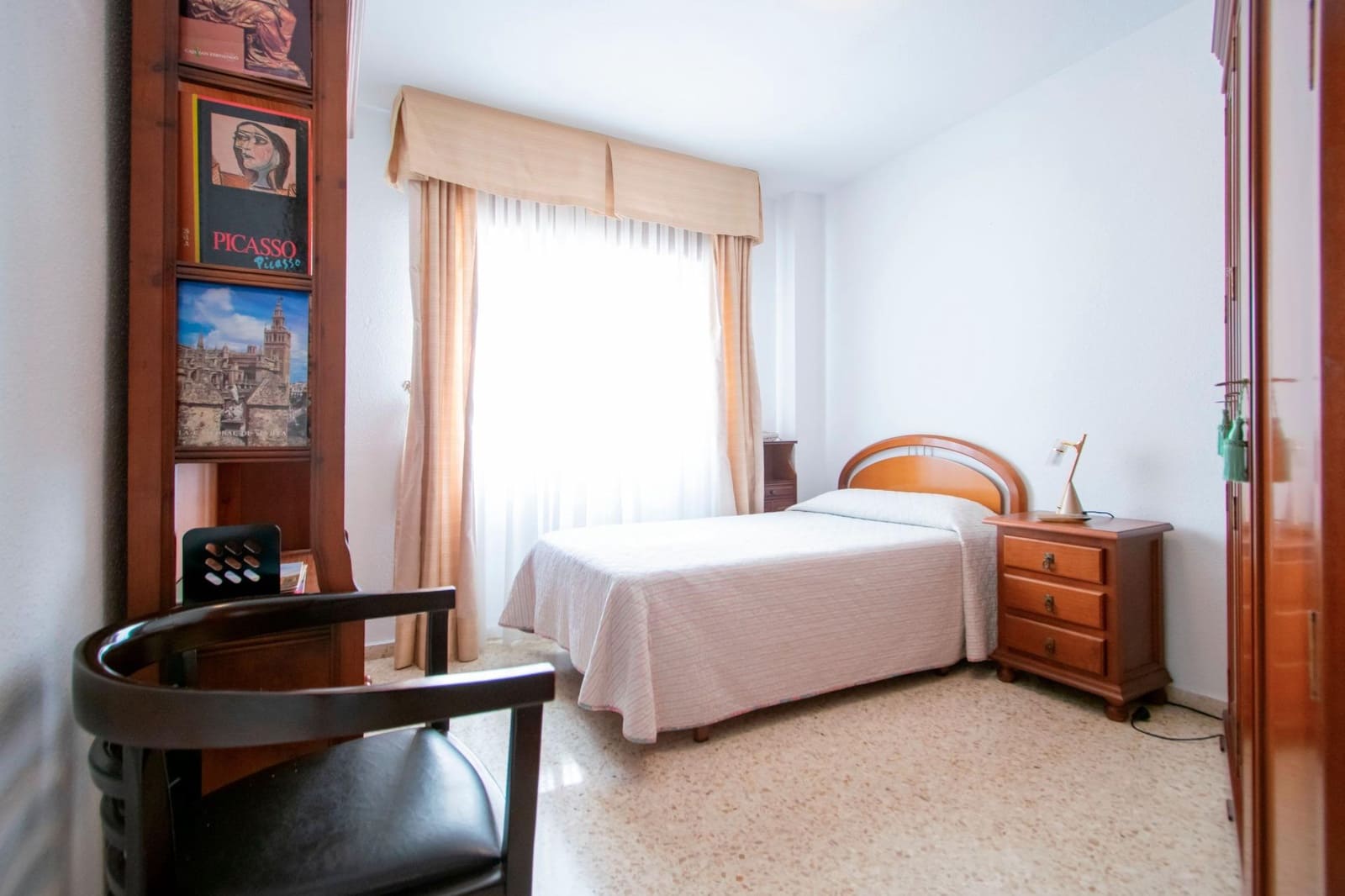 4 slaapkamer Flat te koop in Sevilla stad met garage - € 485.000 (Ref: 10055414)
