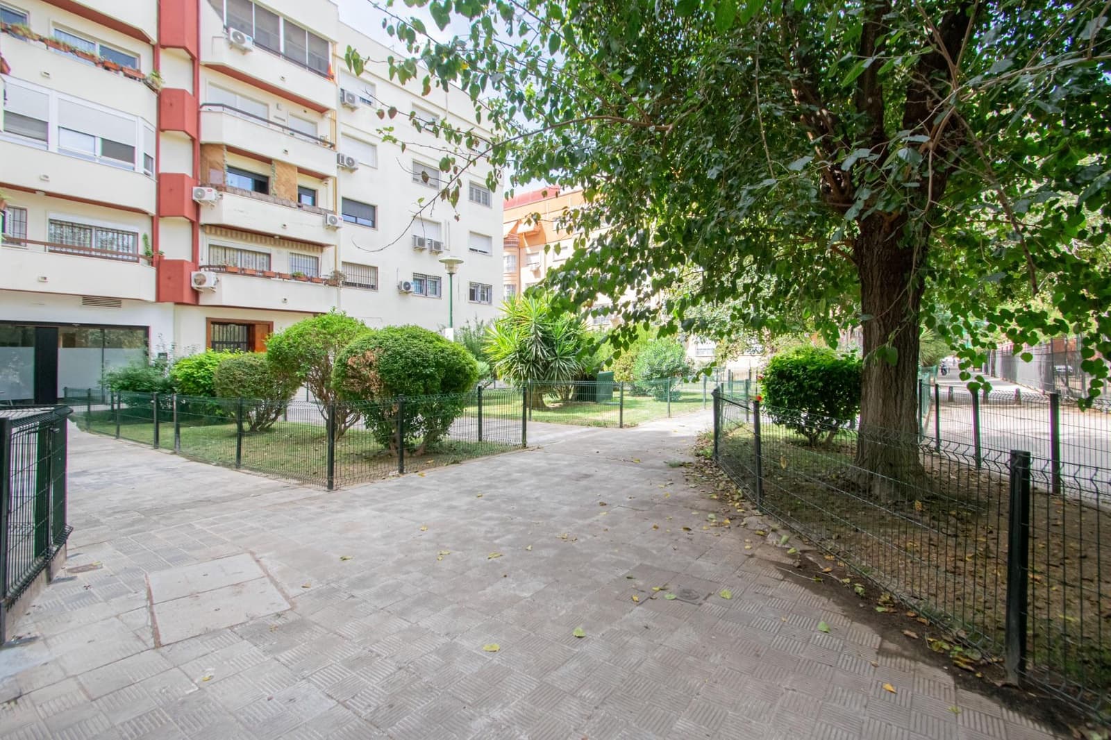 4 slaapkamer Flat te koop in Sevilla stad met garage - € 485.000 (Ref: 10055414)