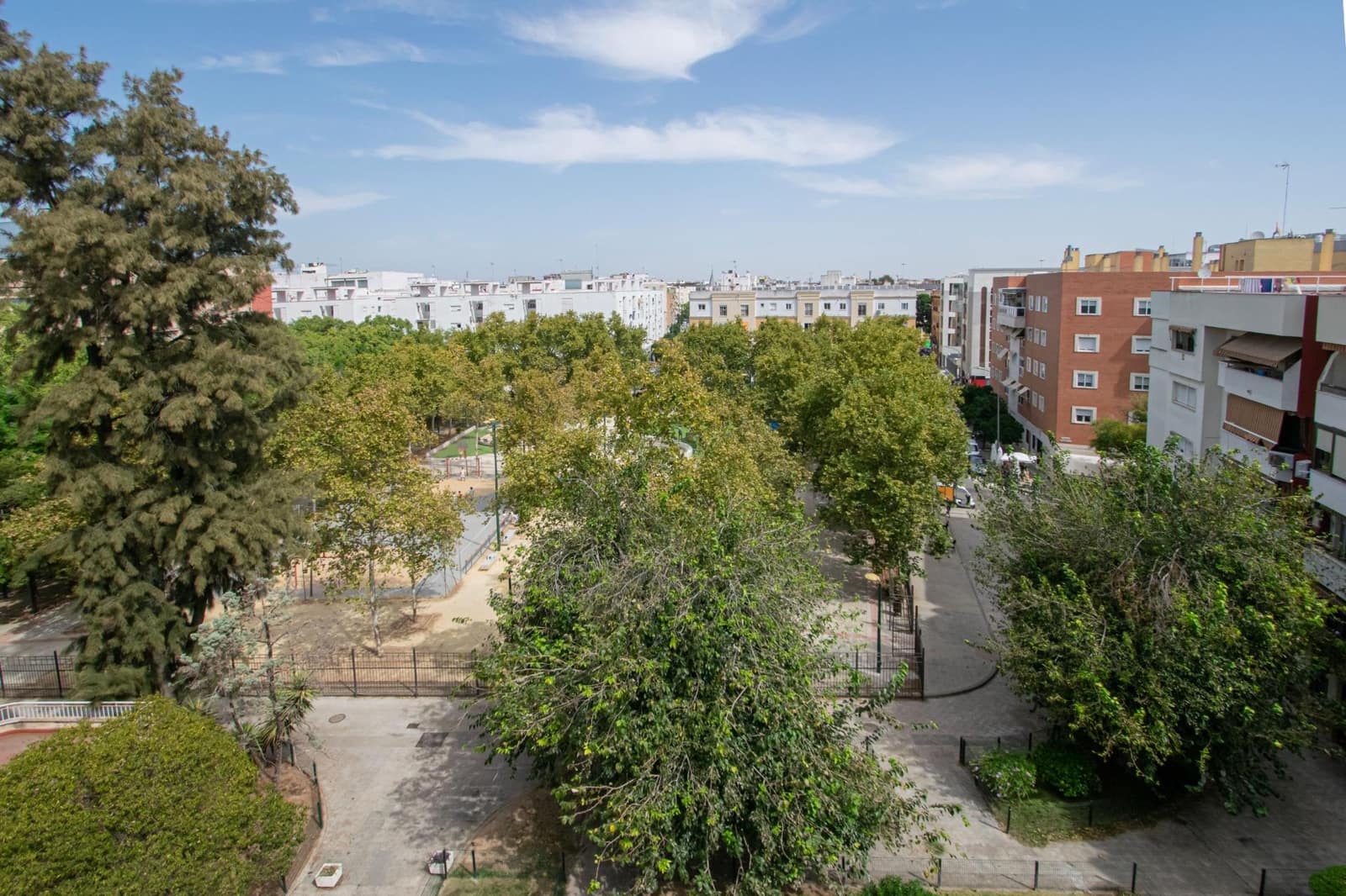 4 slaapkamer Flat te koop in Sevilla stad met garage - € 485.000 (Ref: 10055414)