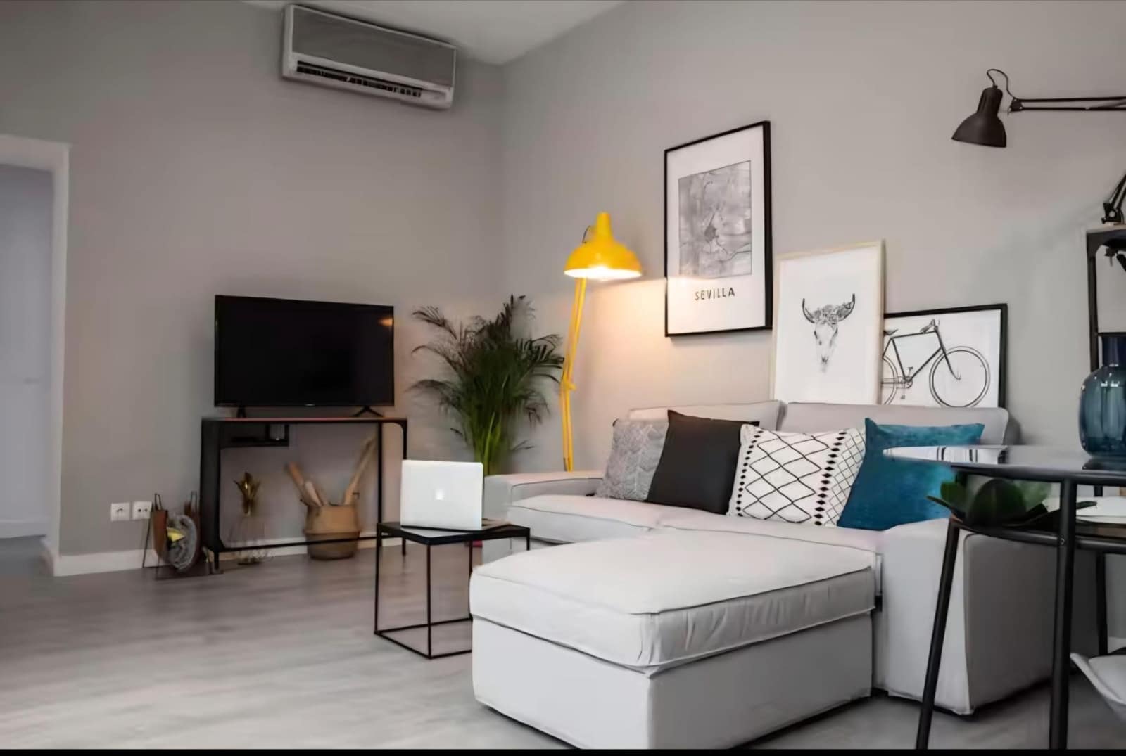 2 soveværelse Lejlighed til salg i Sevilla by - € 370.000 (Ref: 10059235)