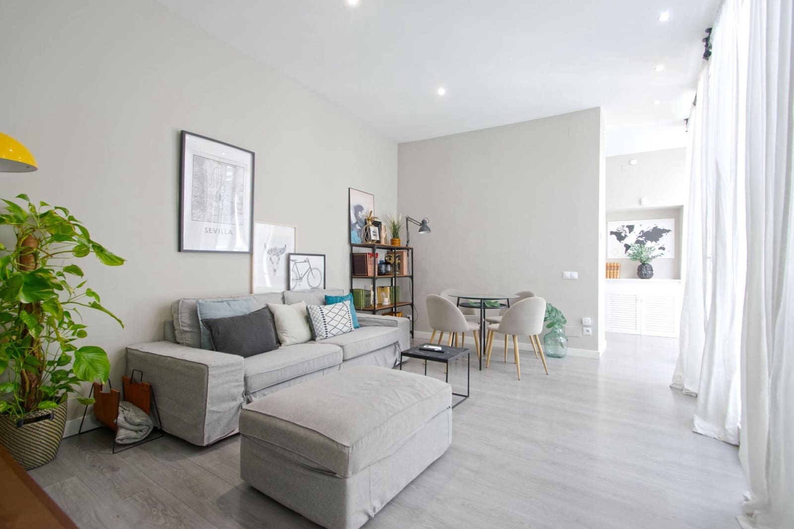 2 bedroom Flat for sale in Seville city - € 370,000 (Ref: 10059235)
