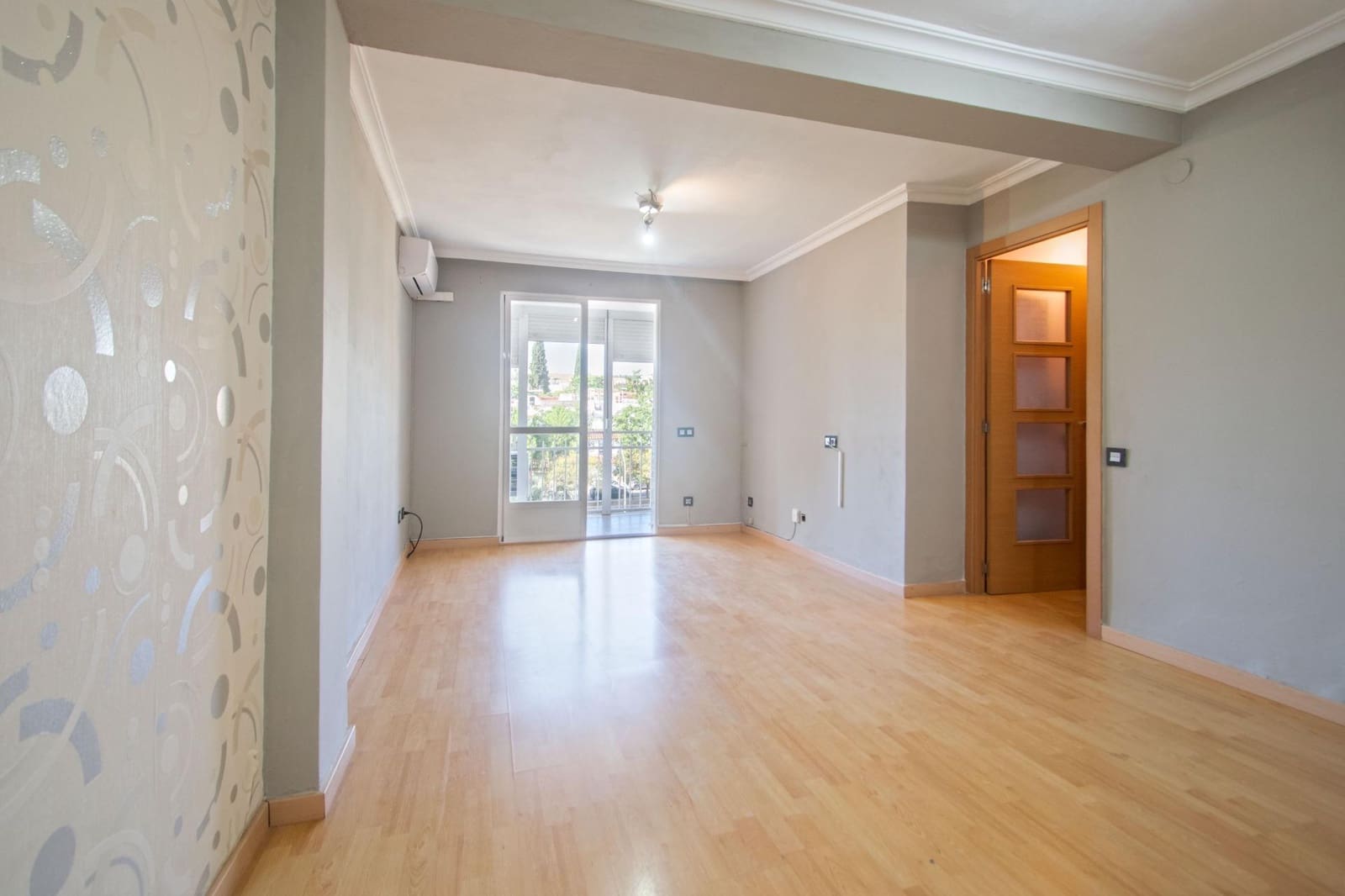 3 bedroom Flat for sale in Camas - € 139,000 (Ref: 10062088)