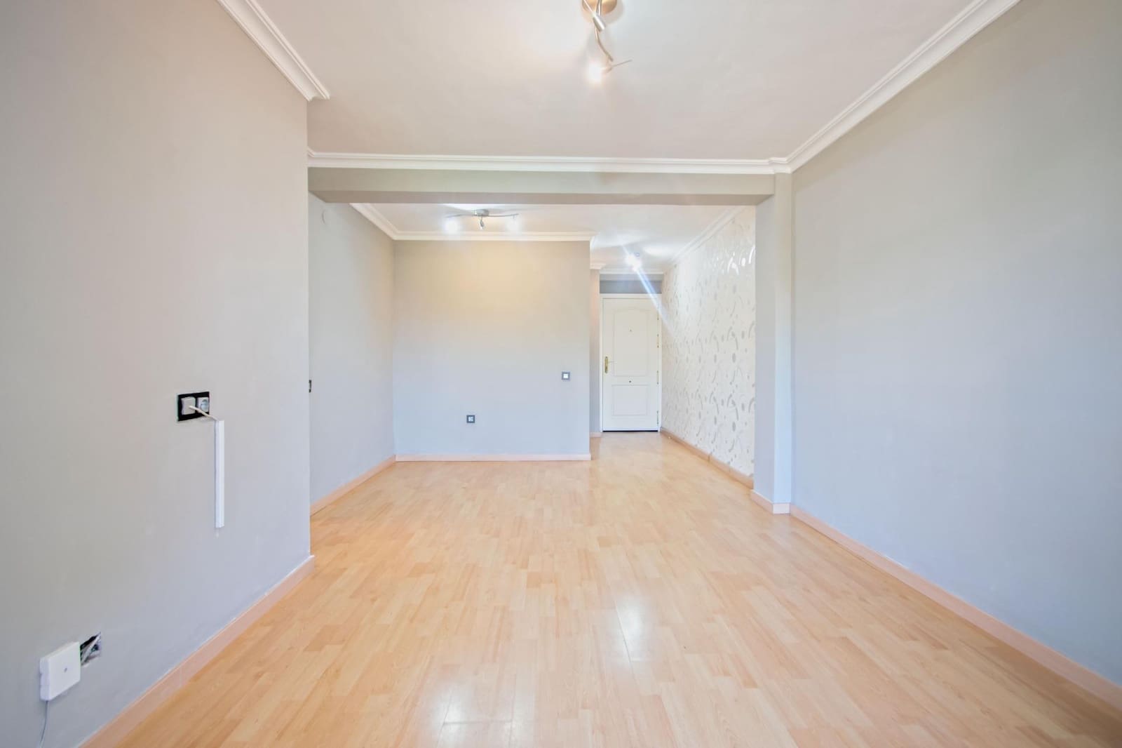 3 bedroom Flat for sale in Camas - € 139,000 (Ref: 10062088)