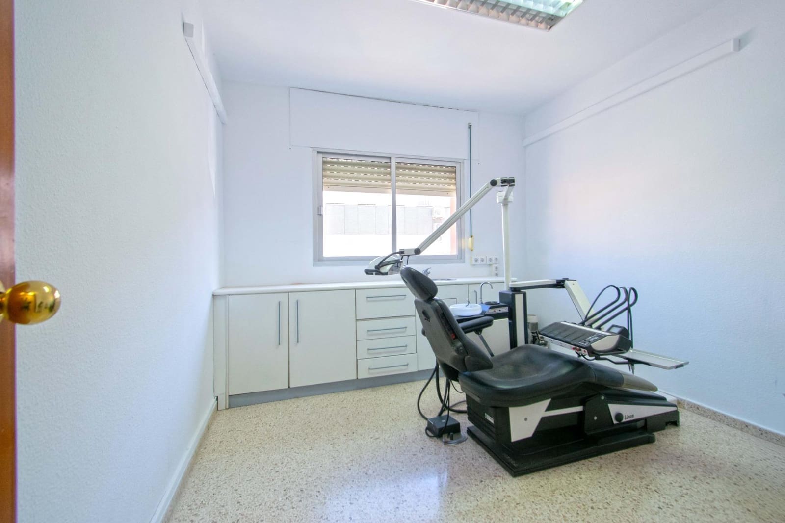 4 Zimmer Wohnung zu verkaufen in Montequinto mit Pool Garage - 250.000 € (Ref: 10062089)