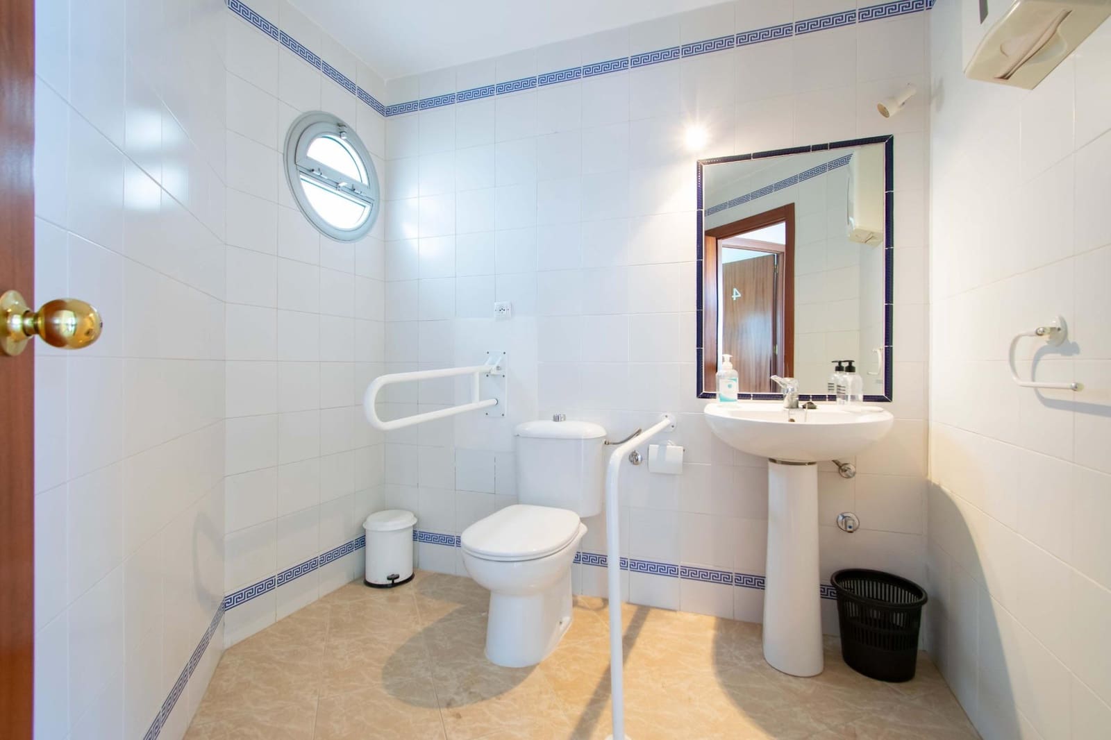 4 Zimmer Wohnung zu verkaufen in Montequinto mit Pool Garage - 250.000 € (Ref: 10062089)