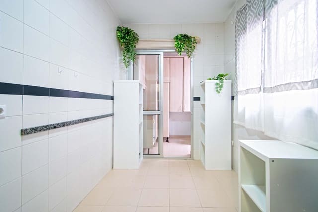 4 Zimmer Wohnung zu verkaufen in Montequinto, Dos Hermanas mit Pool Garage - 250.000 € (Ref: 10062089)