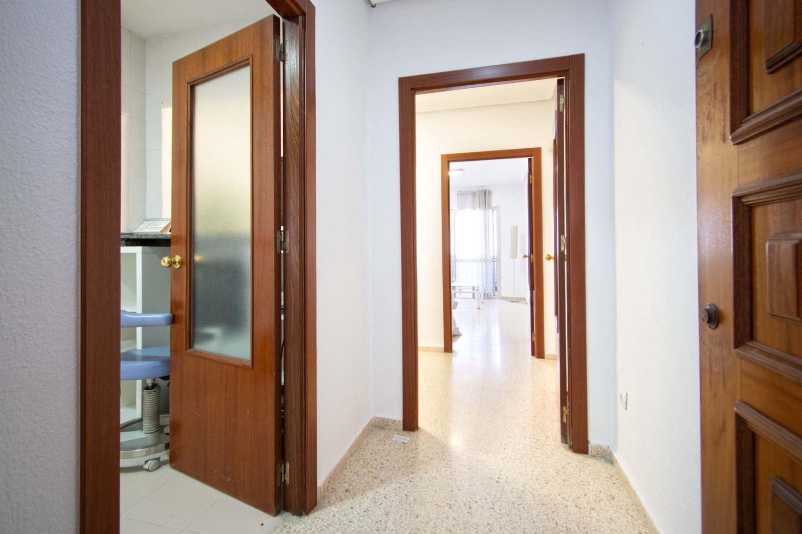 4 bedroom Flat for sale in Montequinto with pool garage - € 250,000 (Ref: 10062089)