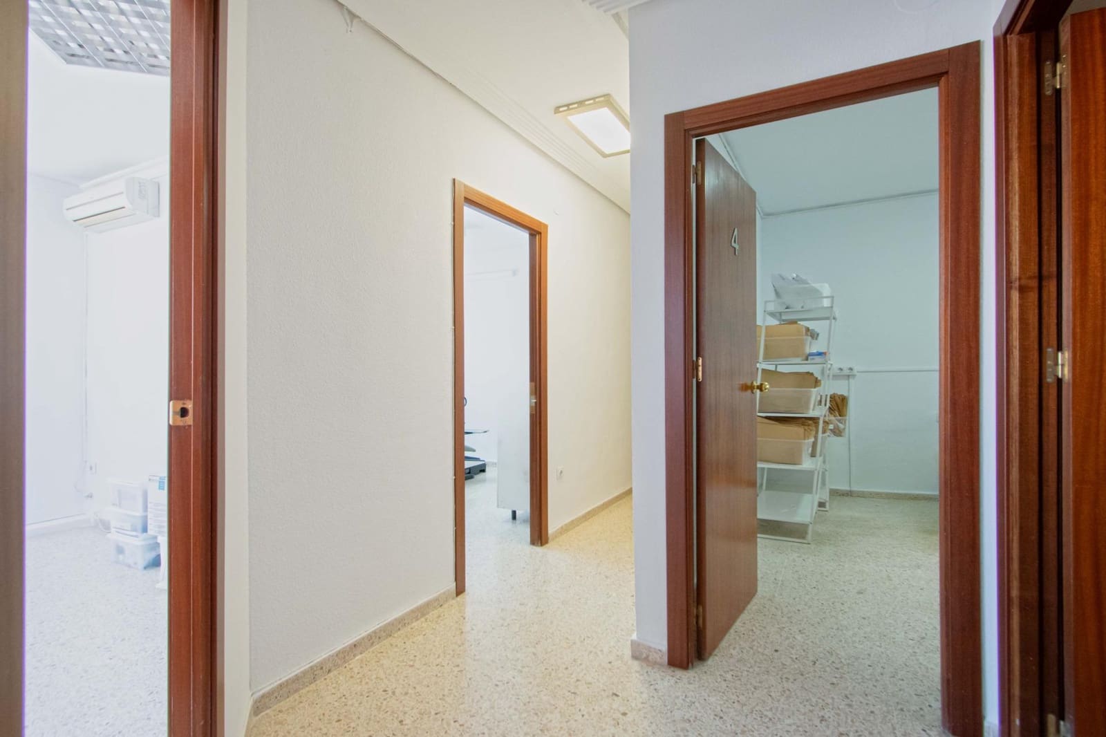 4 bedroom Flat for sale in Montequinto with pool garage - € 250,000 (Ref: 10062089)