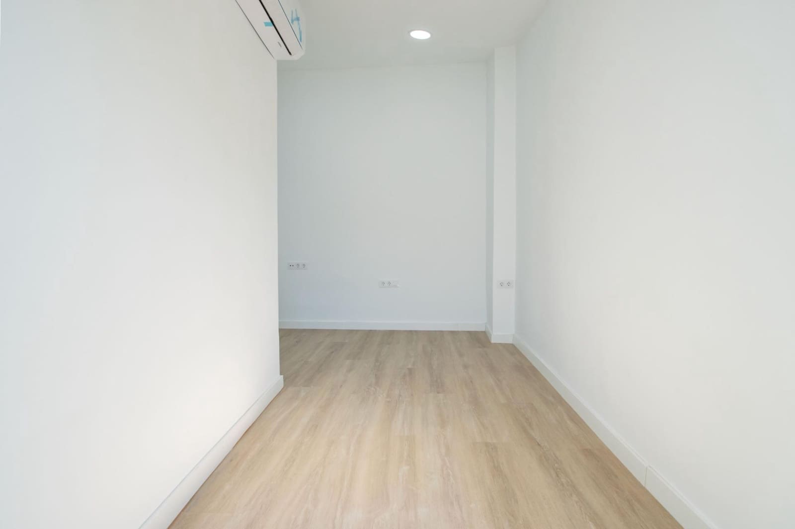 9 bedroom Flat for sale in Seville city - € 1,600,000 (Ref: 10068022)