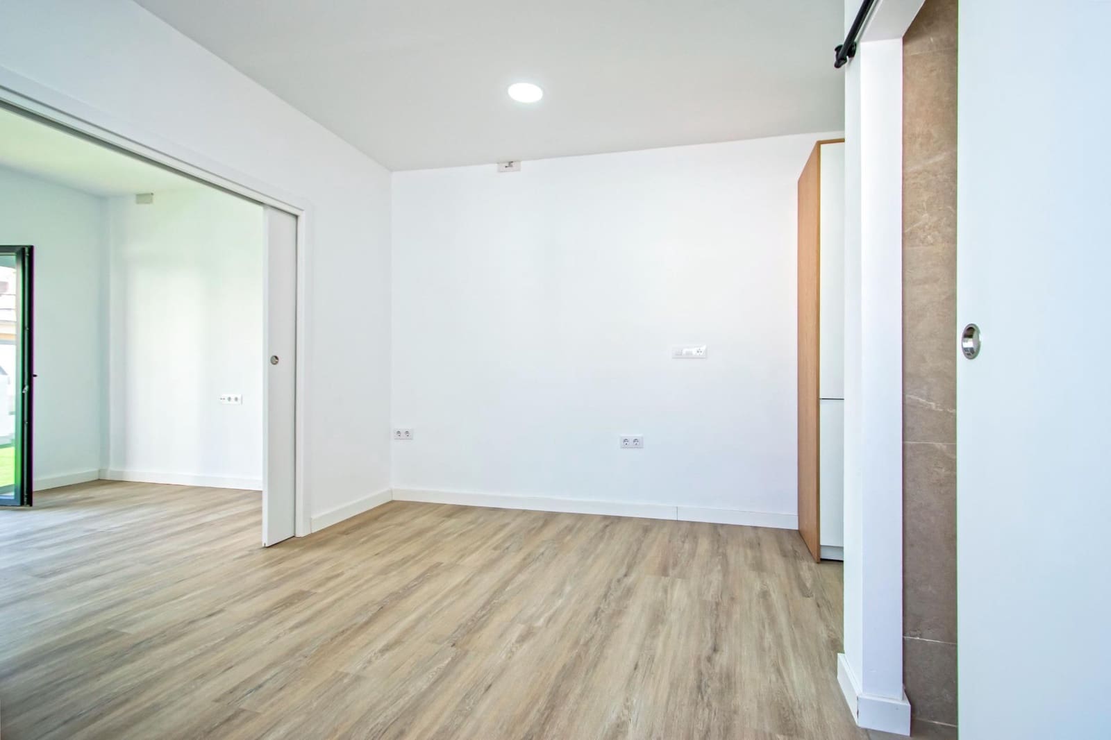 9 bedroom Flat for sale in Seville city - € 1,600,000 (Ref: 10068022)