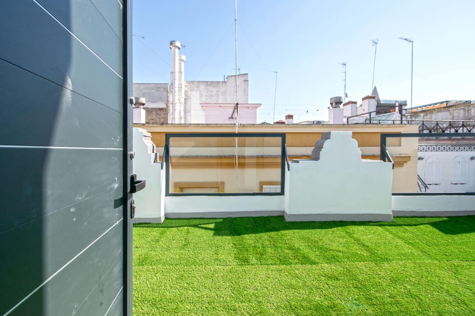 9 bedroom Flat for sale in Seville city - € 1,600,000 (Ref: 10068022)
