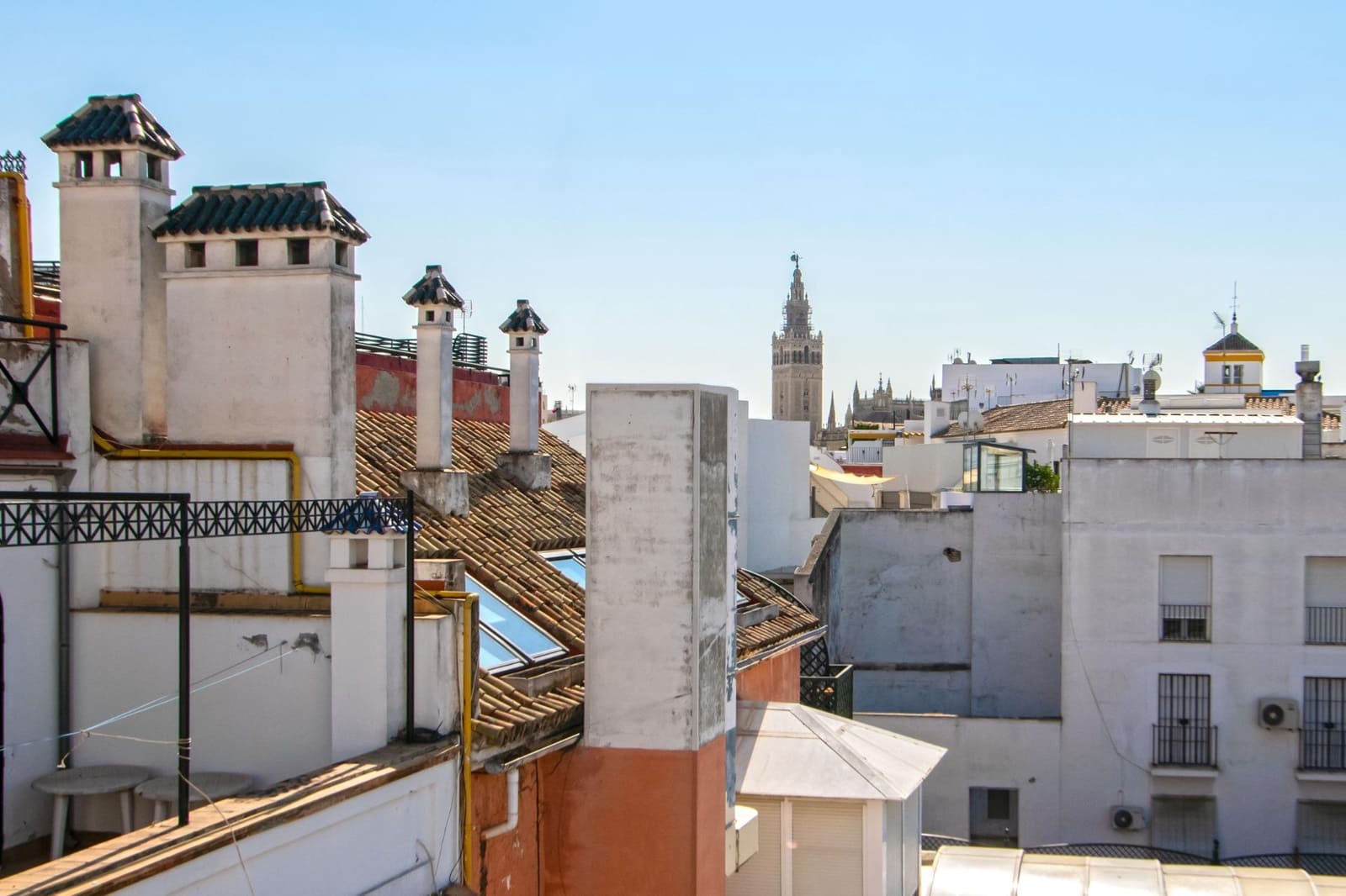 9 bedroom Flat for sale in Seville city - € 1,600,000 (Ref: 10068022)