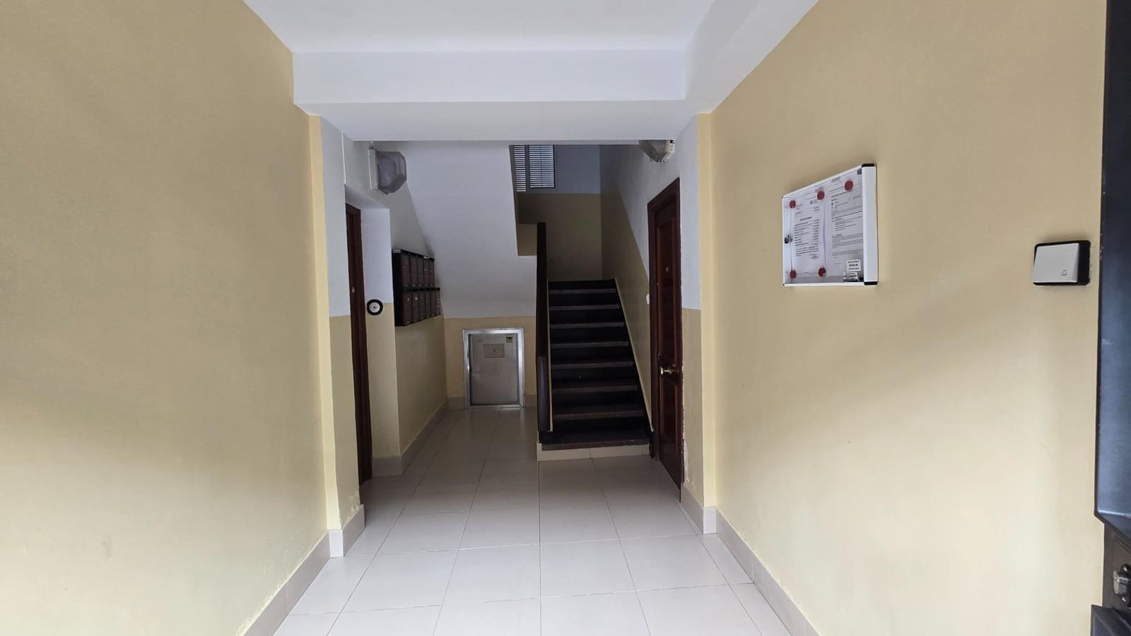 Piso de 2 habitaciones en Sevilla ciudad en alquiler - 850 € (Ref: 10076512)