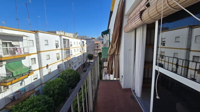 2 quarto Apartamento para arrendar em Sevilha cidade - 850 € (Ref: 10076512)
