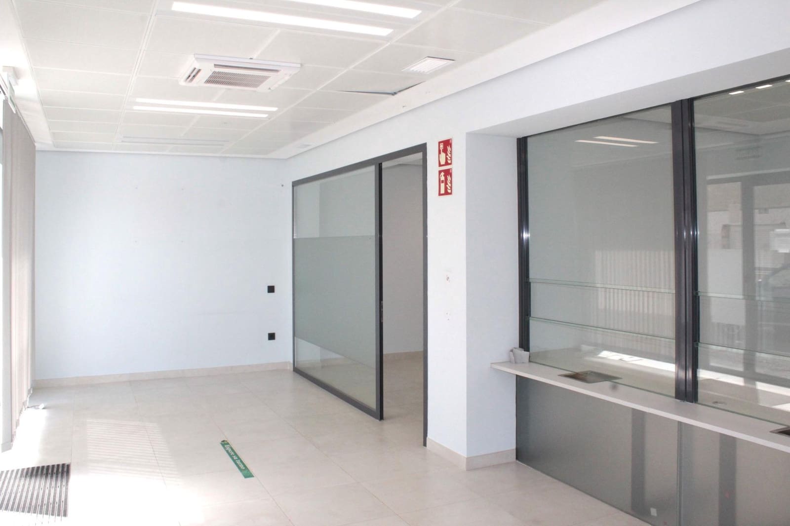 Local Commercial à vendre à Seville ville - 75 500 € (Ref: 10076515)