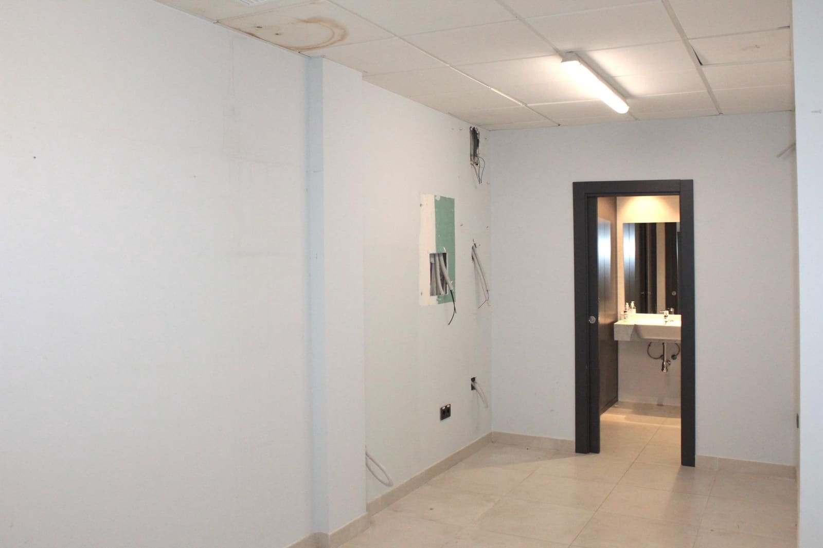 Local Commercial à vendre à Seville ville - 75 500 € (Ref: 10076515)