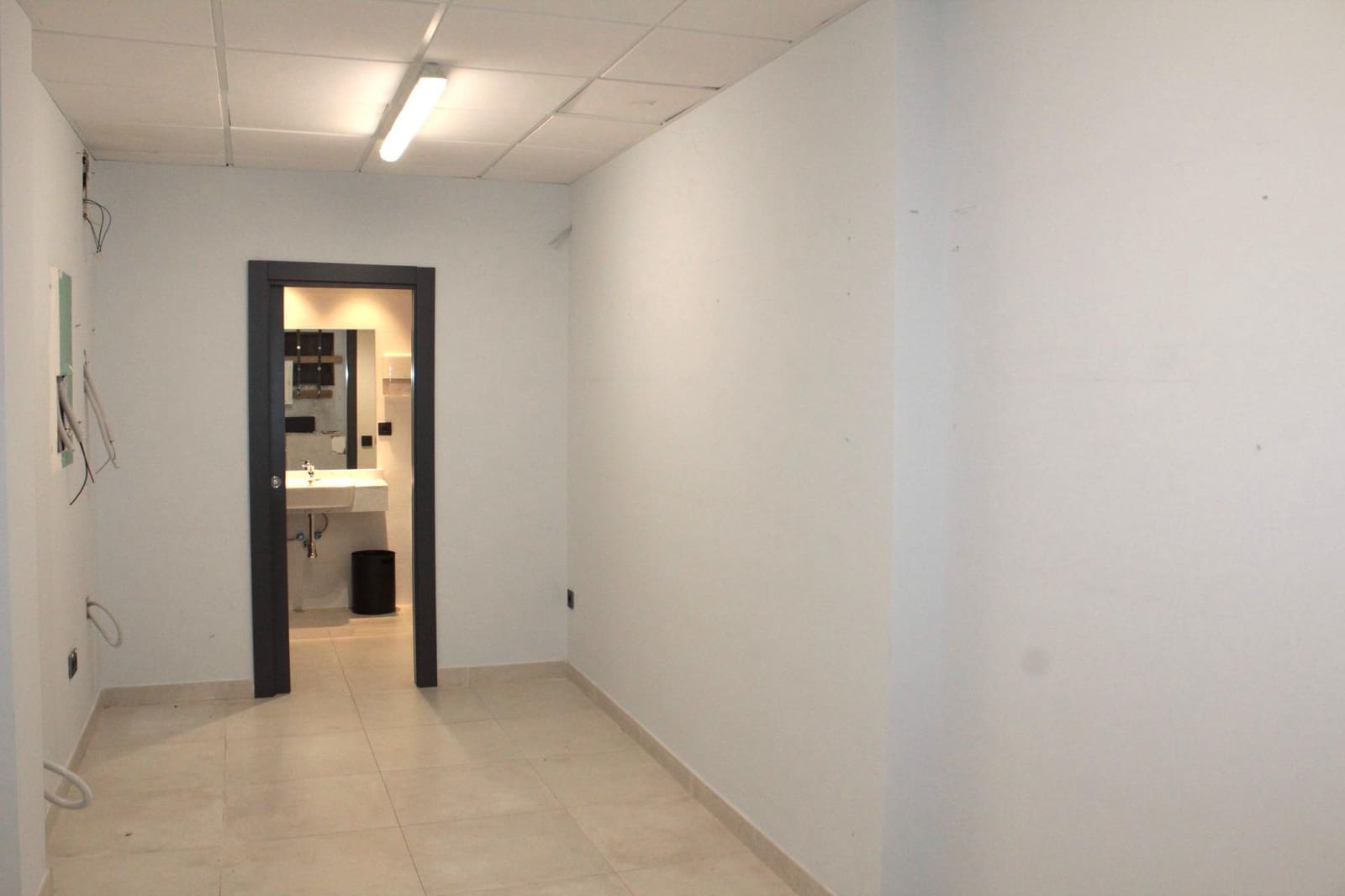 Local Commercial à vendre à Seville ville - 75 500 € (Ref: 10076515)