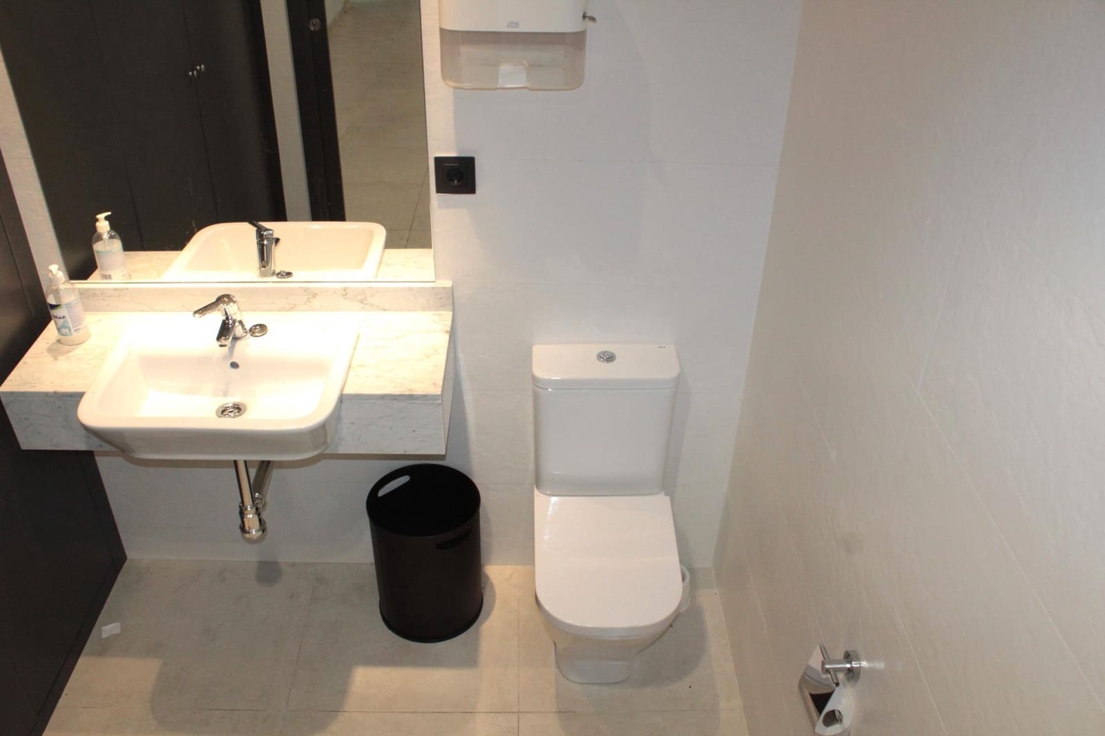 Local Commercial à vendre à Seville ville - 75 500 € (Ref: 10076515)