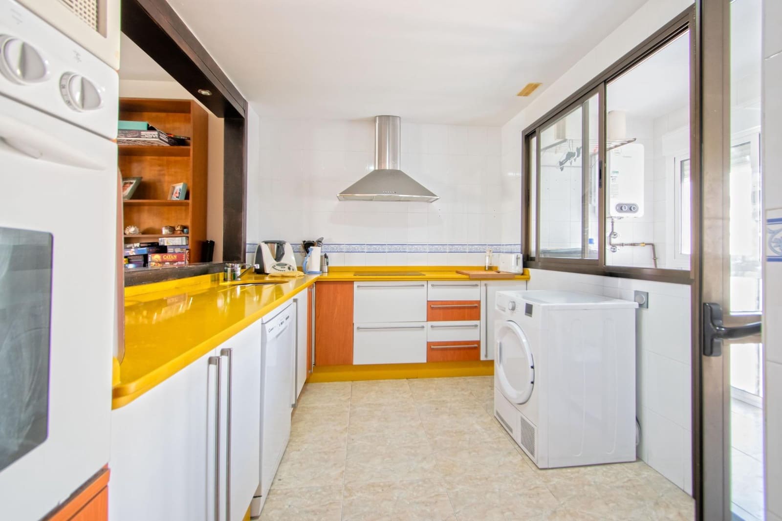 3 slaapkamer Flat te koop in Sevilla stad met zwembad garage - € 280.000 (Ref: 10081358)
