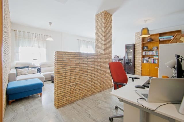 Piso de 3 habitaciones en Sevilla ciudad en venta con piscina garaje - 280.000 € (Ref: 10081358)