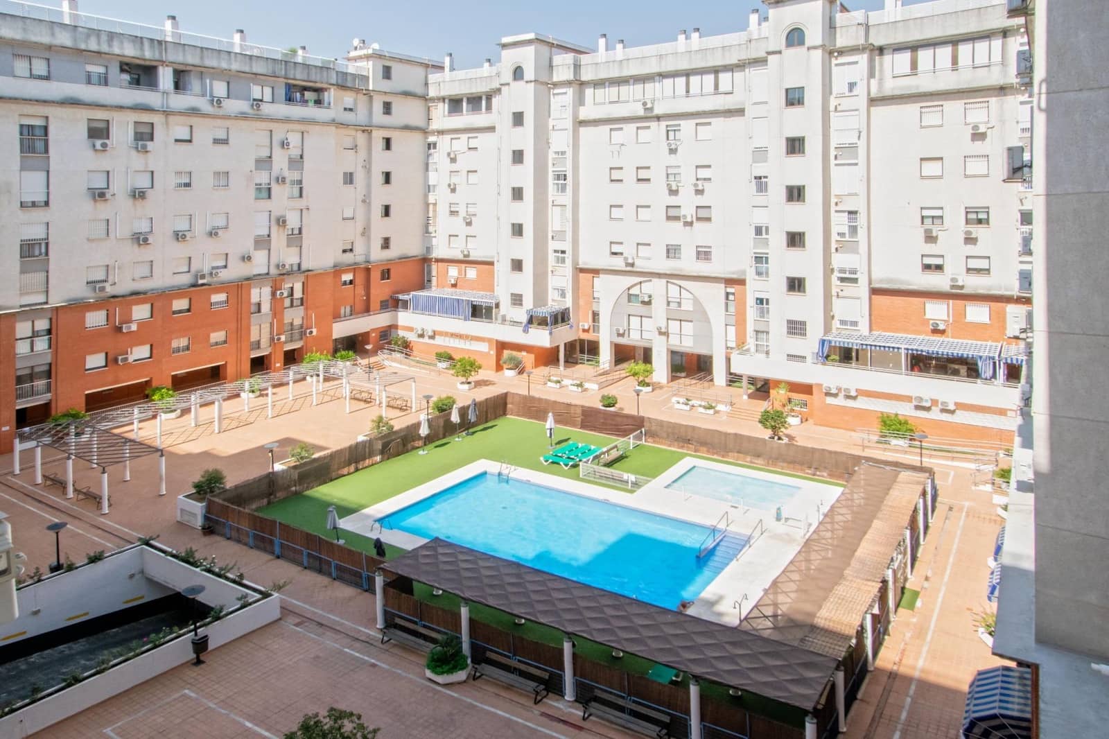 3 slaapkamer Flat te koop in Sevilla stad met zwembad garage - € 280.000 (Ref: 10081358)