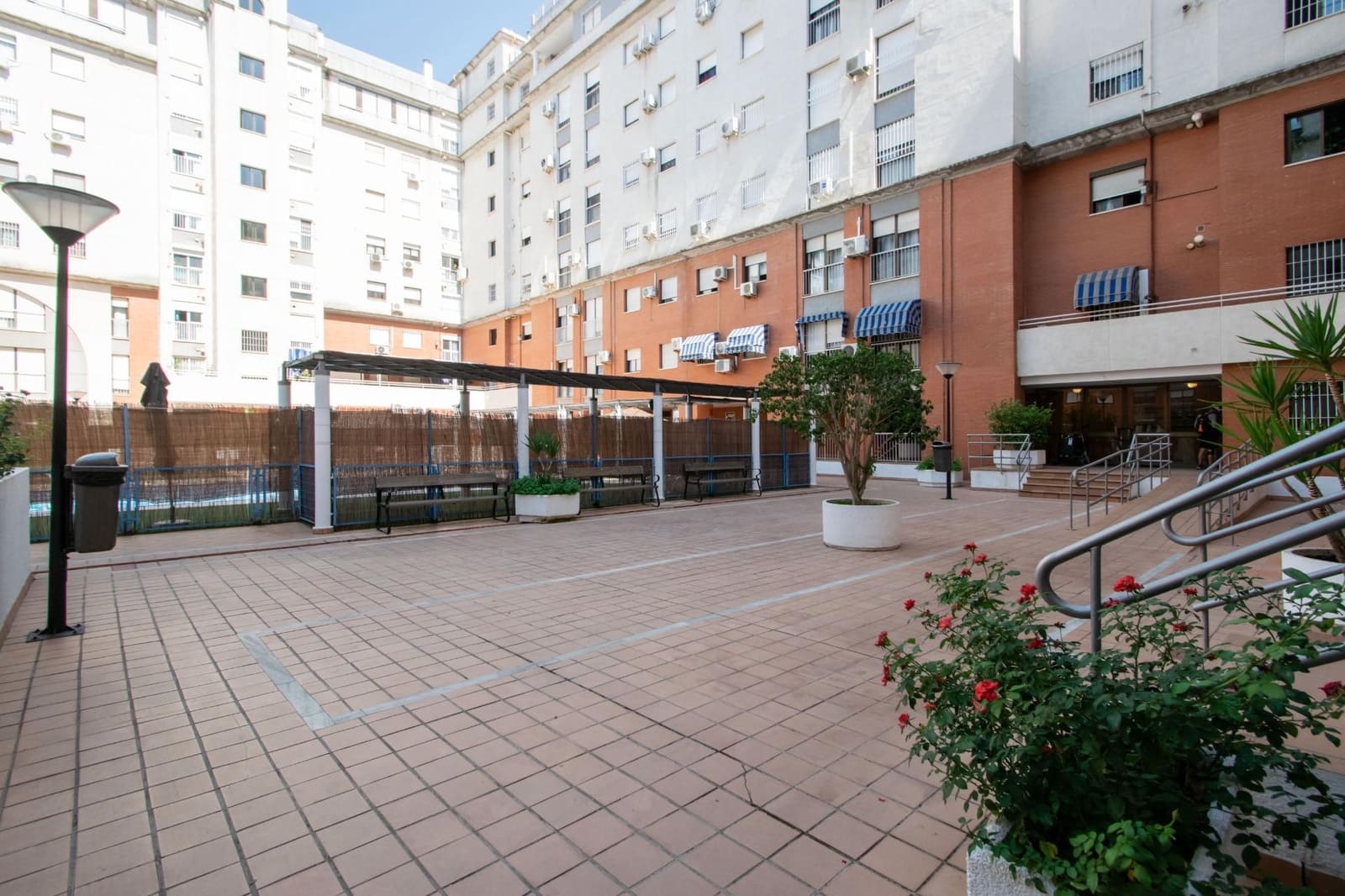 3 slaapkamer Flat te koop in Sevilla stad met zwembad garage - € 280.000 (Ref: 10081358)