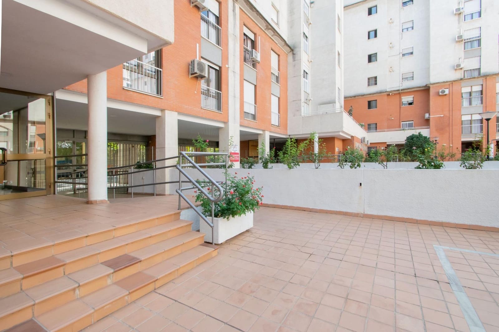 3 slaapkamer Flat te koop in Sevilla stad met zwembad garage - € 280.000 (Ref: 10081358)
