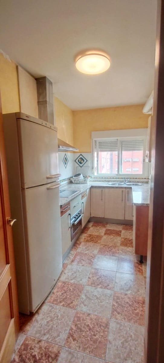 Appartement de 3 chambres à louer à Seville ville avec garage - 850 € (Ref: 10081361)
