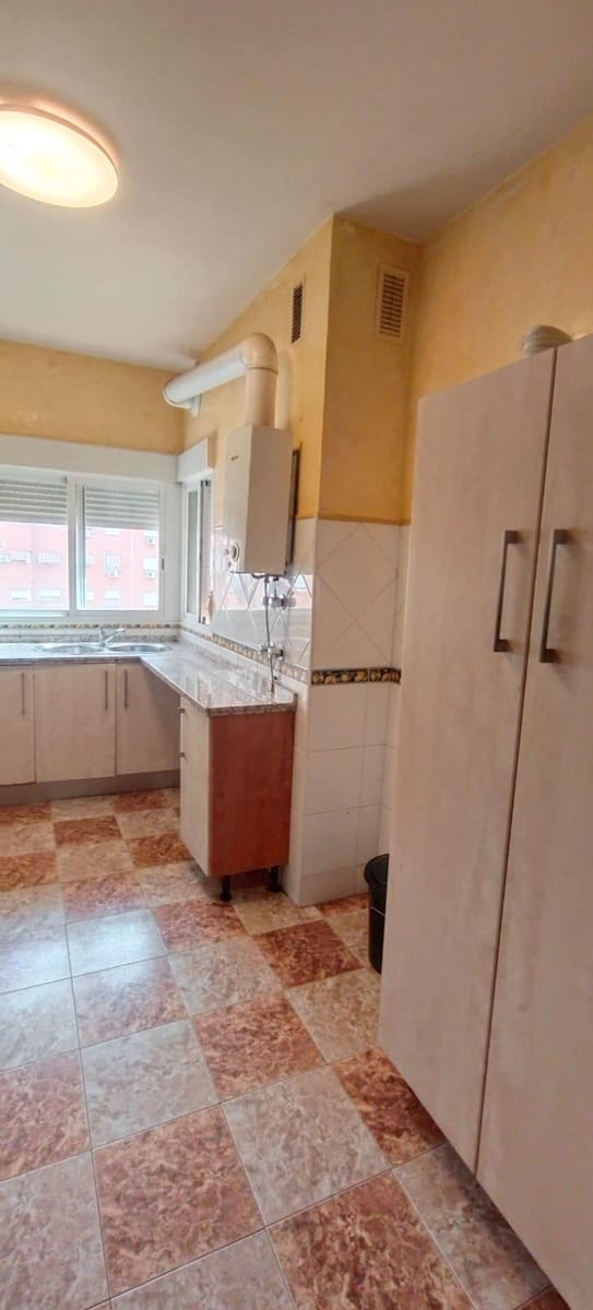 Appartement de 3 chambres à louer à Seville ville avec garage - 850 € (Ref: 10081361)