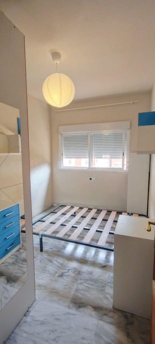 Appartement de 3 chambres à louer à Seville ville avec garage - 850 € (Ref: 10081361)