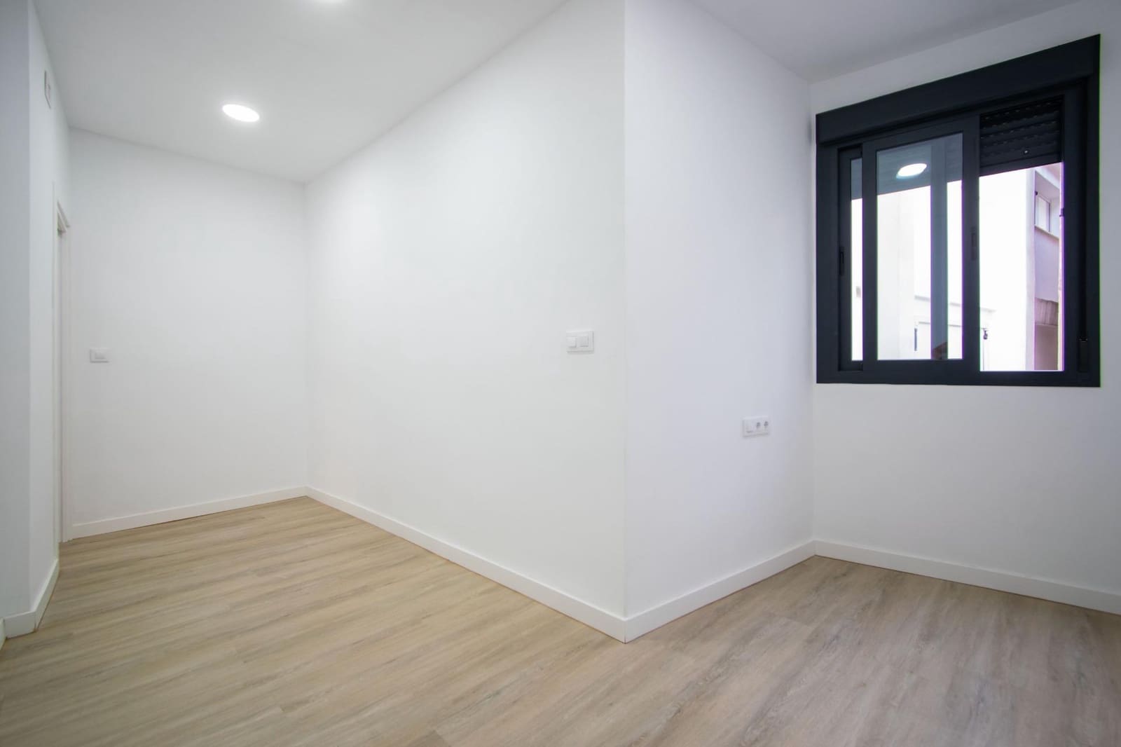 2 slaapkamer Flat te koop in Sevilla stad - € 349.000 (Ref: 10086286)