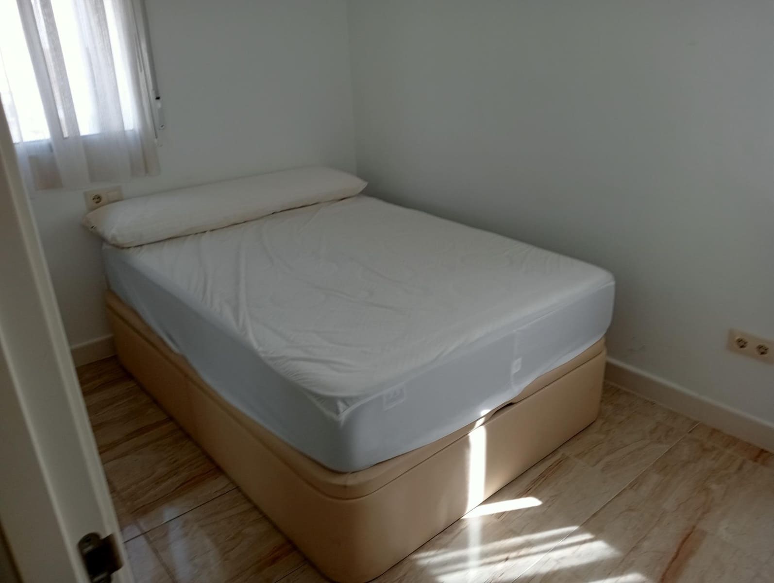 2 soveværelse Lejlighed til leje i Sevilla by - € 850 (Ref: 10086287)