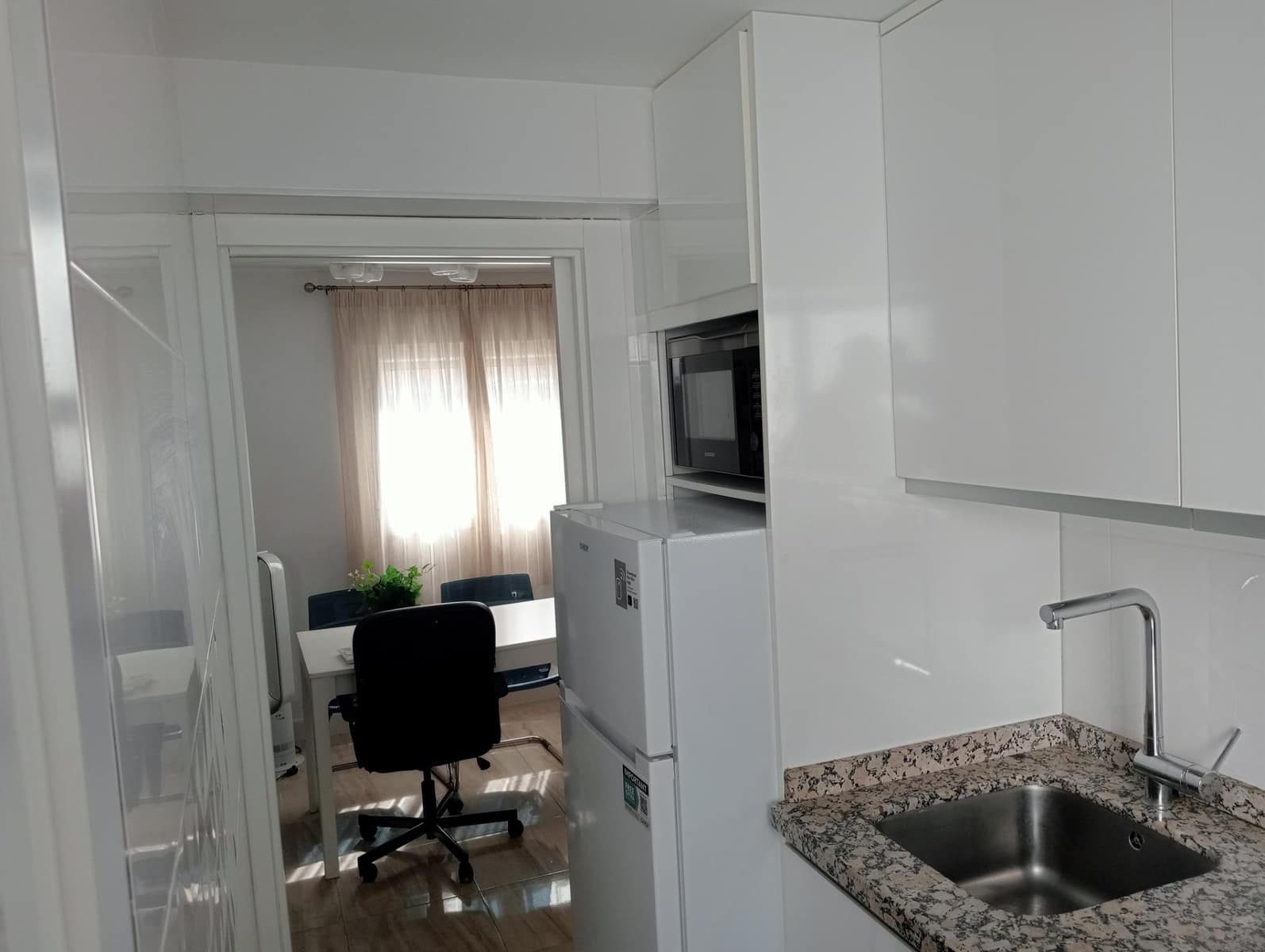2 soveværelse Lejlighed til leje i Sevilla by - € 850 (Ref: 10086287)