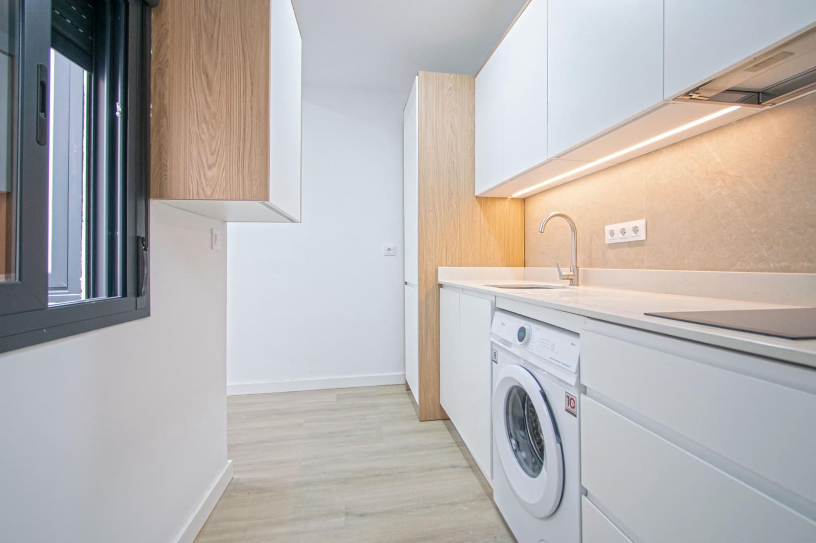 2 slaapkamer Flat te koop in Sevilla stad - € 349.000 (Ref: 10086289)