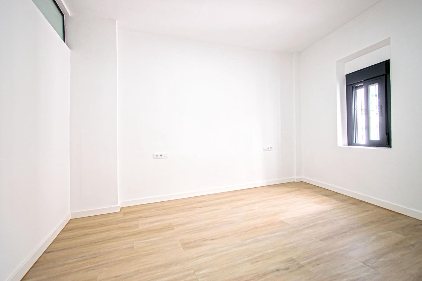 2 slaapkamer Flat te koop in Sevilla stad - € 349.000 (Ref: 10086289)