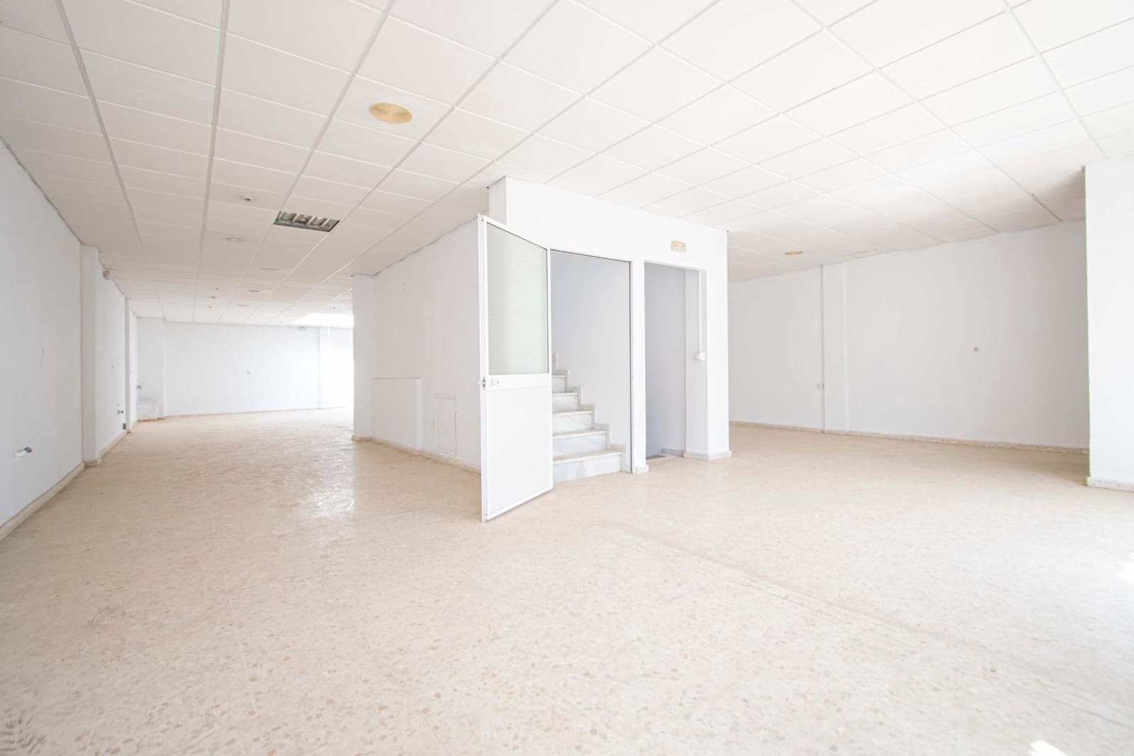 Kommersiell till salu i La Rinconada - 190 550 € (Ref: 10086291)